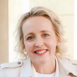 Profile photo of Jo Tarnawsky